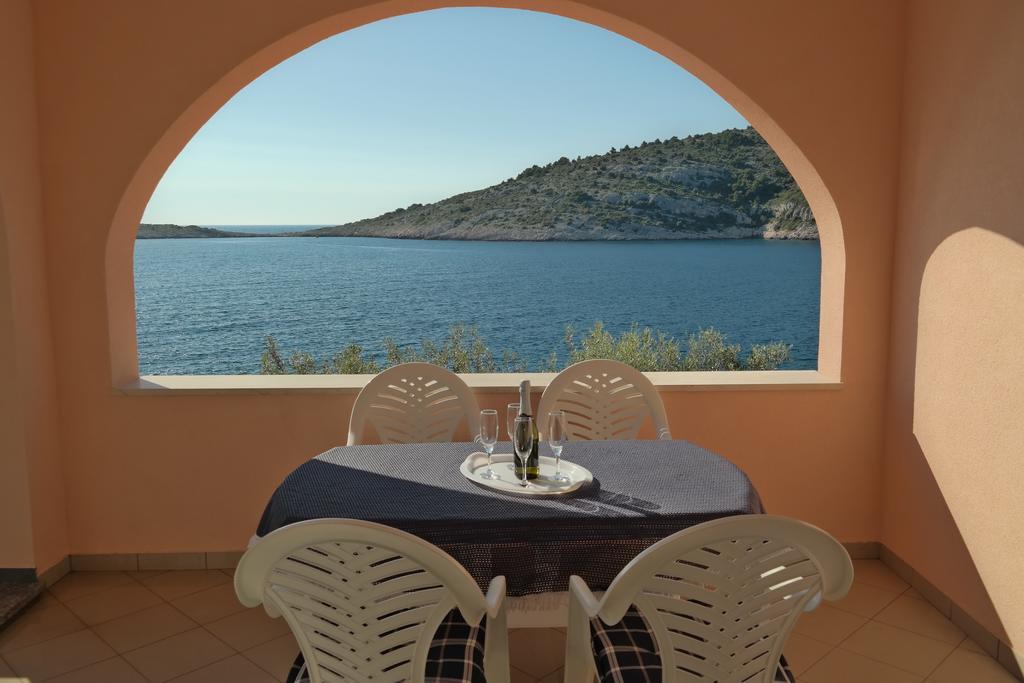 Direkt Am Meer-Apartments Puntaplanka Rogoznica  Luaran gambar