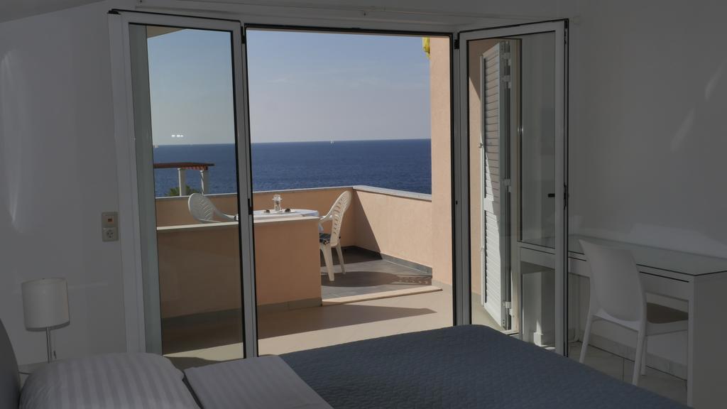 Direkt Am Meer-Apartments Puntaplanka Rogoznica  Luaran gambar